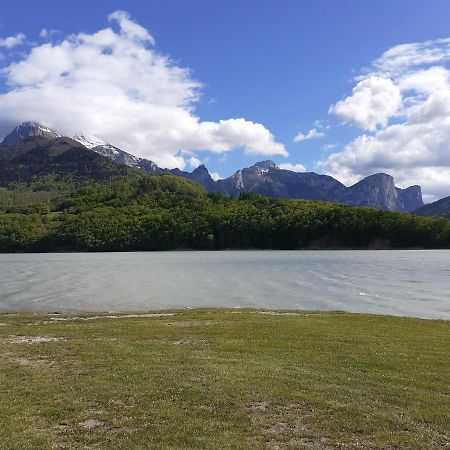 L'Eloge De La Nature Corps Luaran gambar